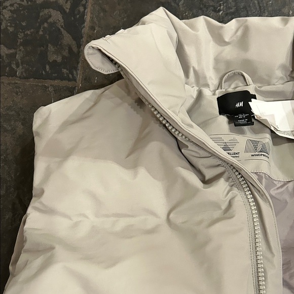 H&M Light Beige Windproof  Puffer Vest - Picture 5 of 6